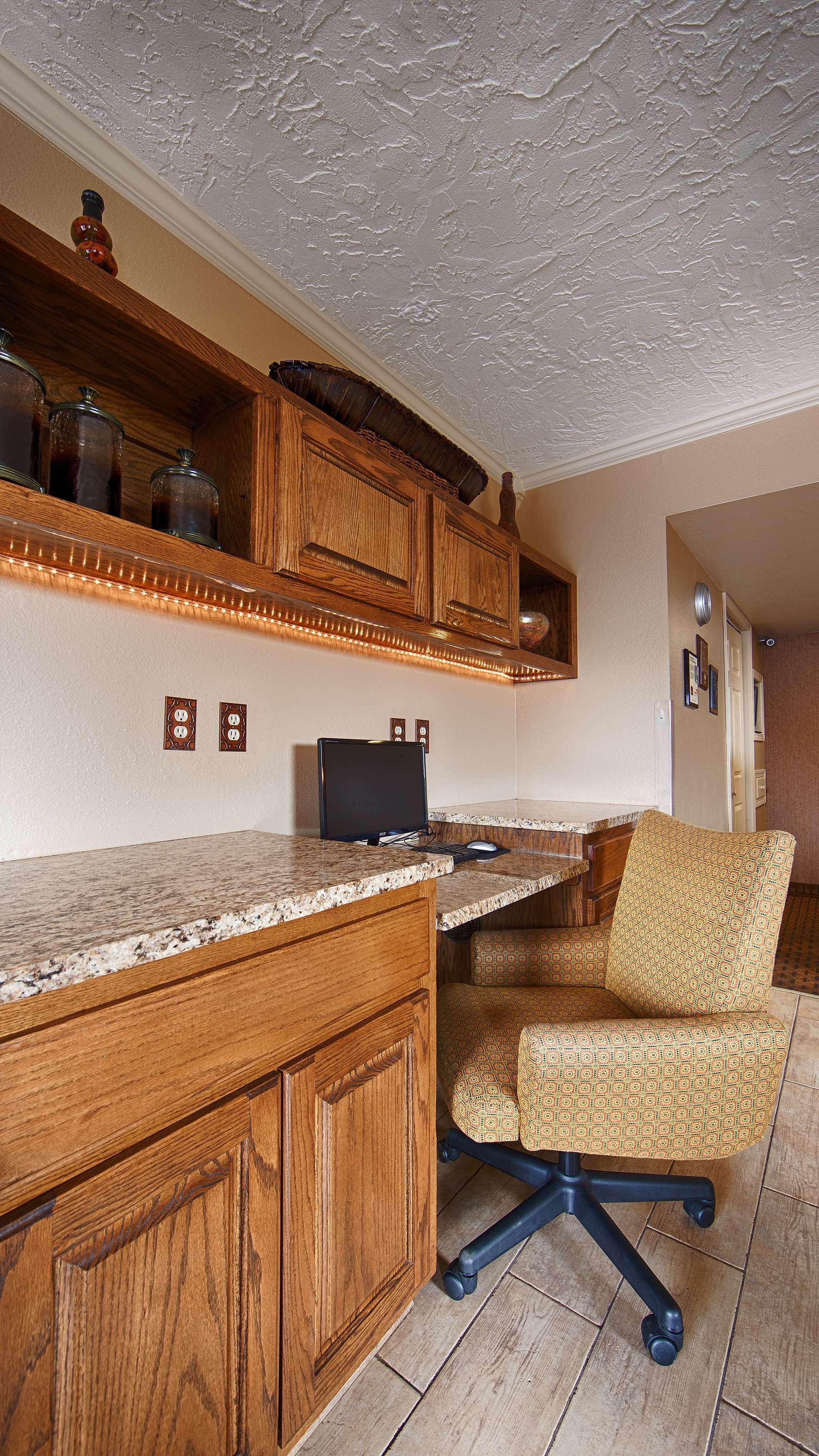 Quality Inn Clinton North Екстер'єр фото