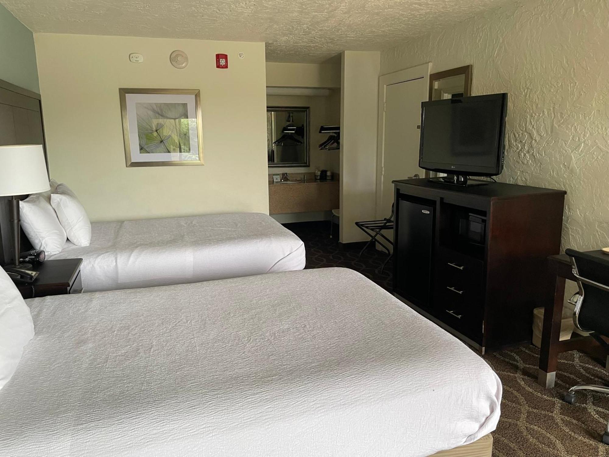 Quality Inn Clinton North Екстер'єр фото
