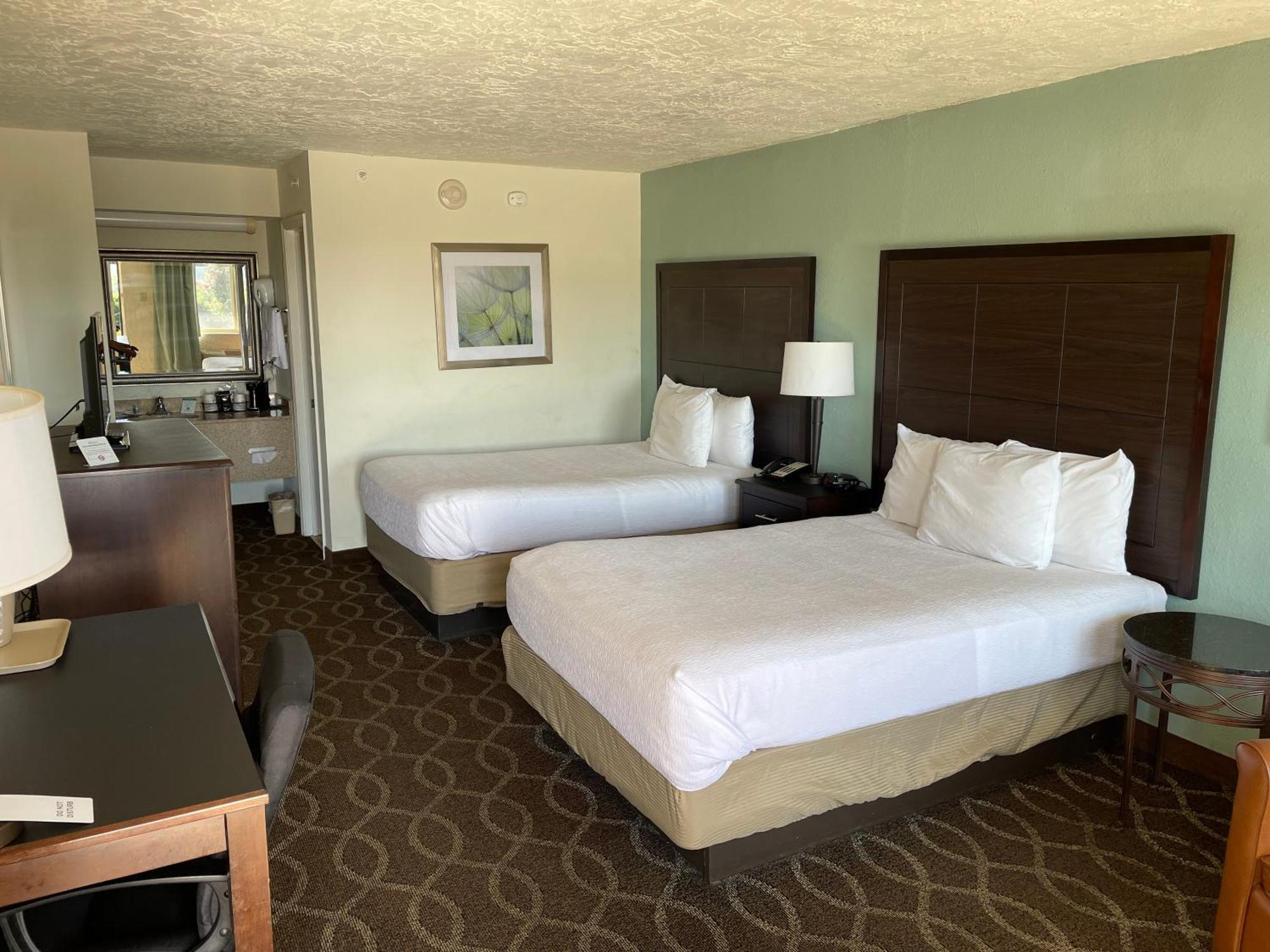 Quality Inn Clinton North Екстер'єр фото