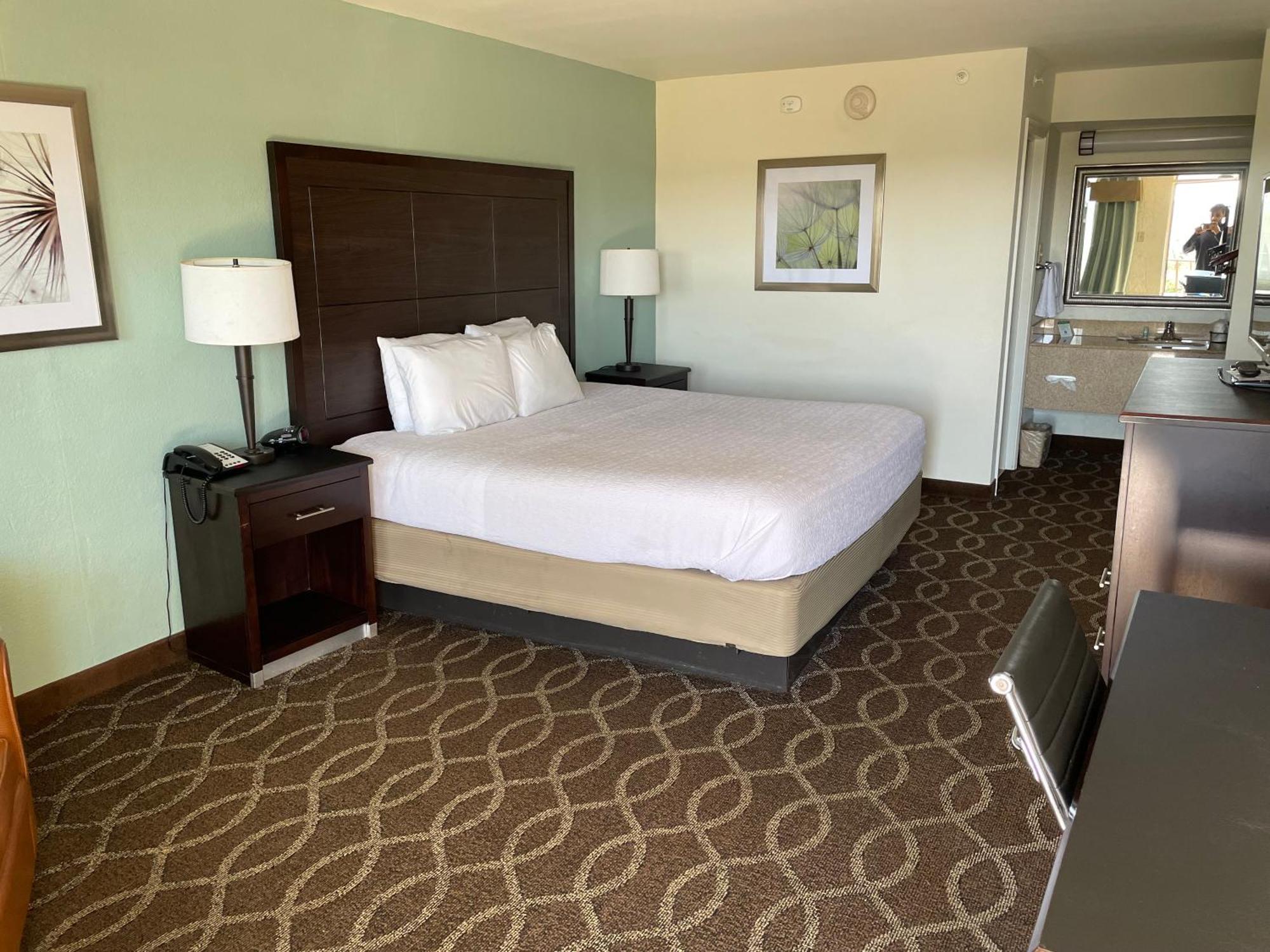 Quality Inn Clinton North Екстер'єр фото