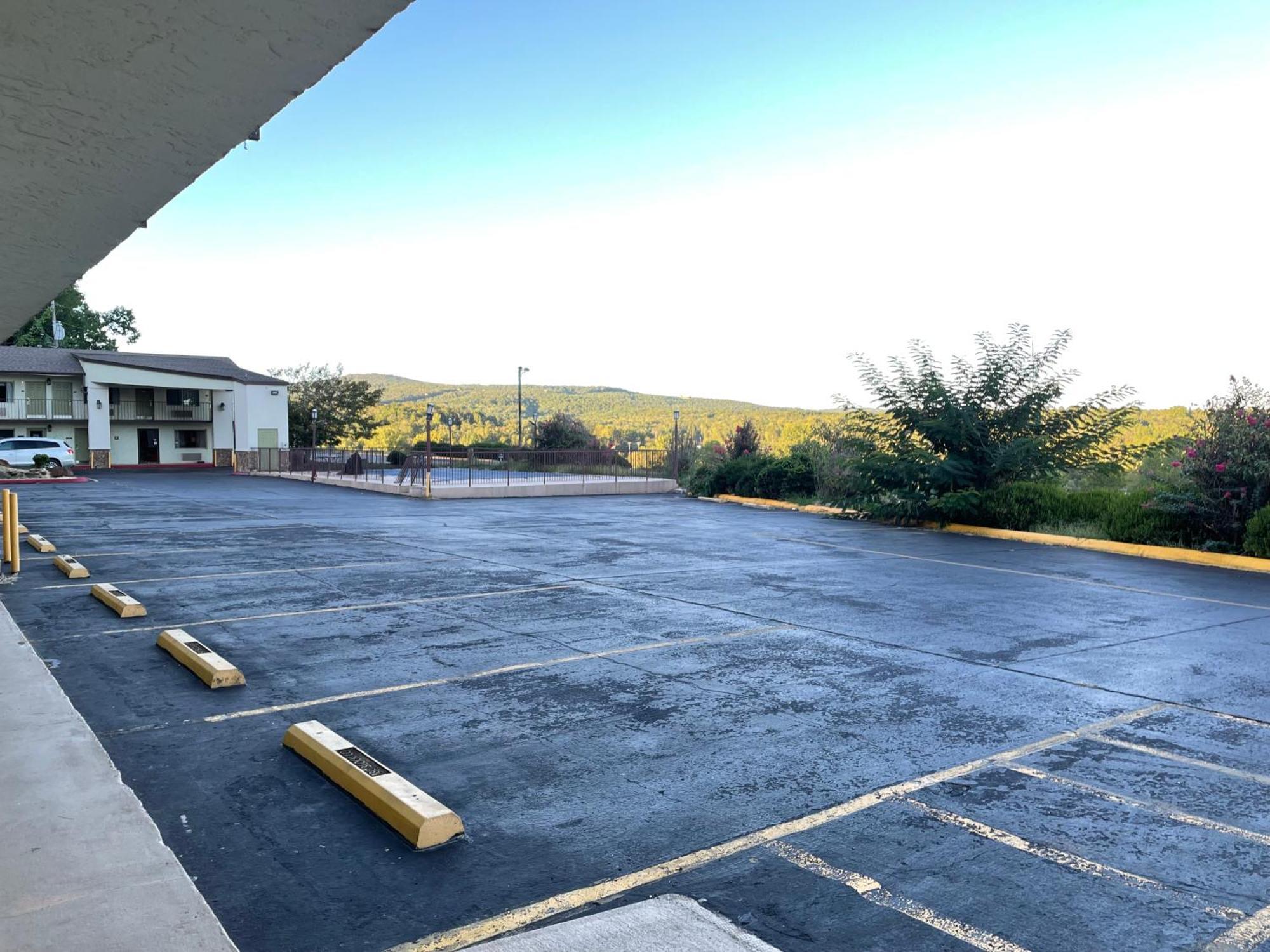 Quality Inn Clinton North Екстер'єр фото