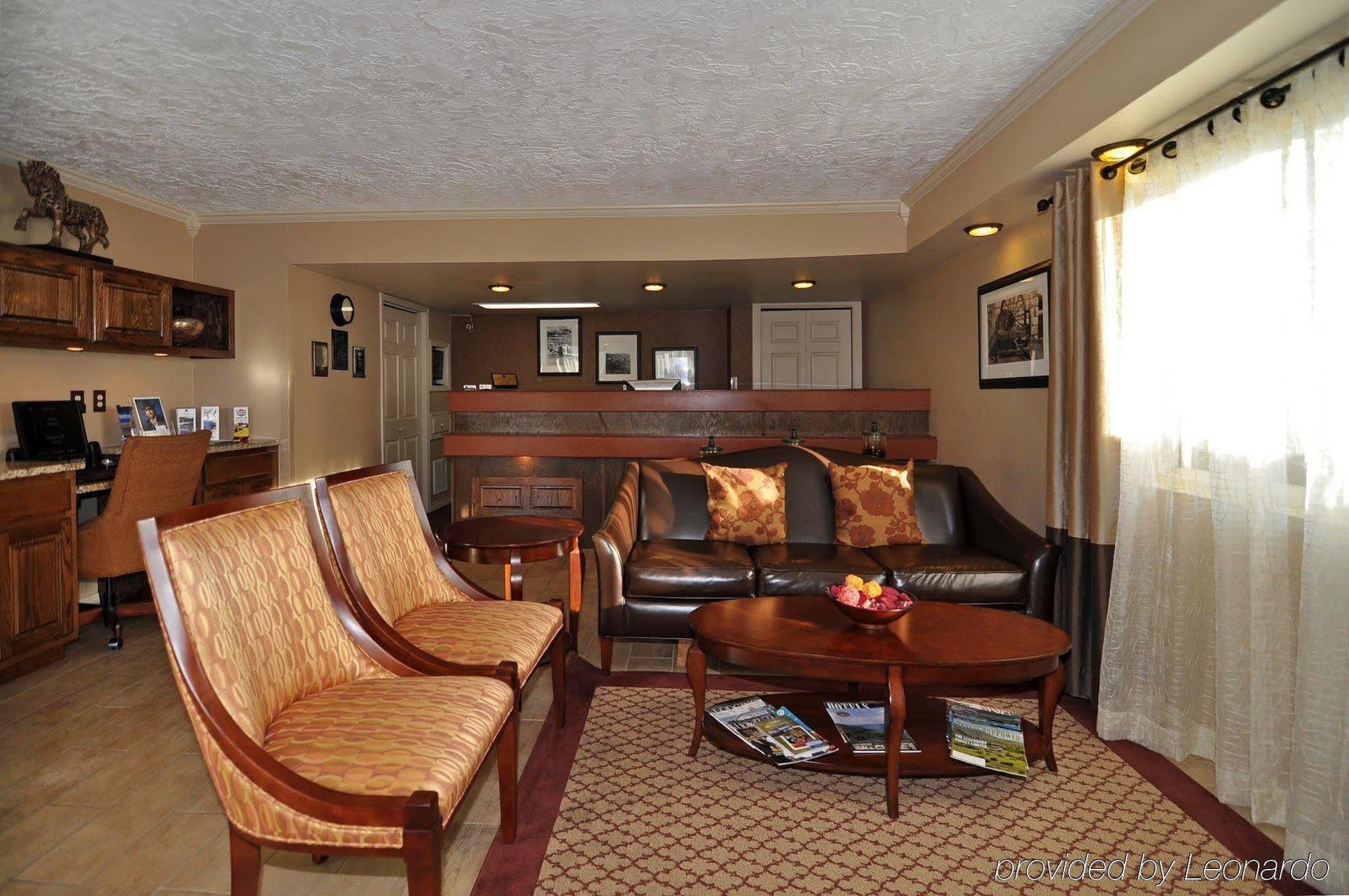 Quality Inn Clinton North Екстер'єр фото