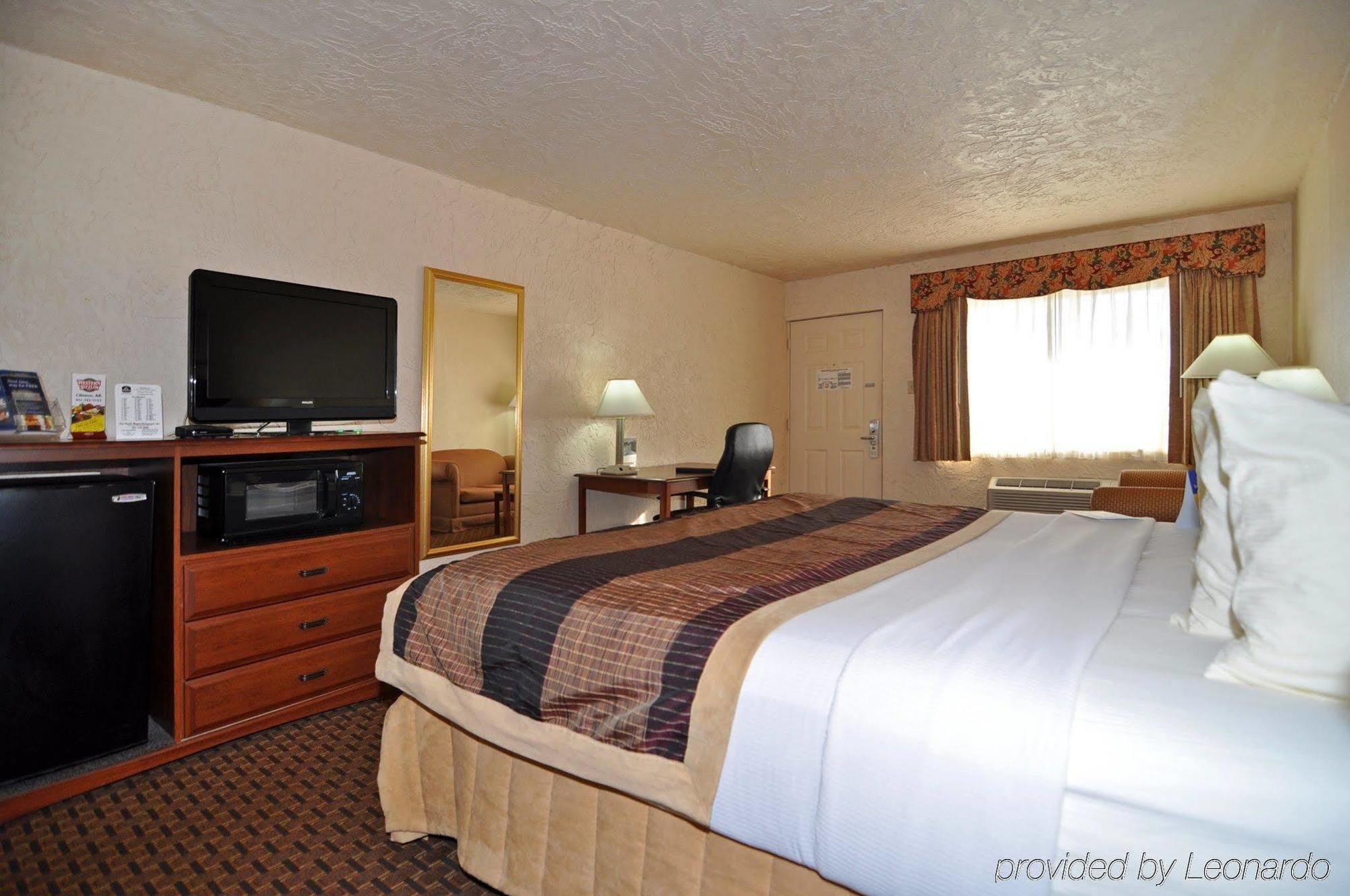 Quality Inn Clinton North Екстер'єр фото