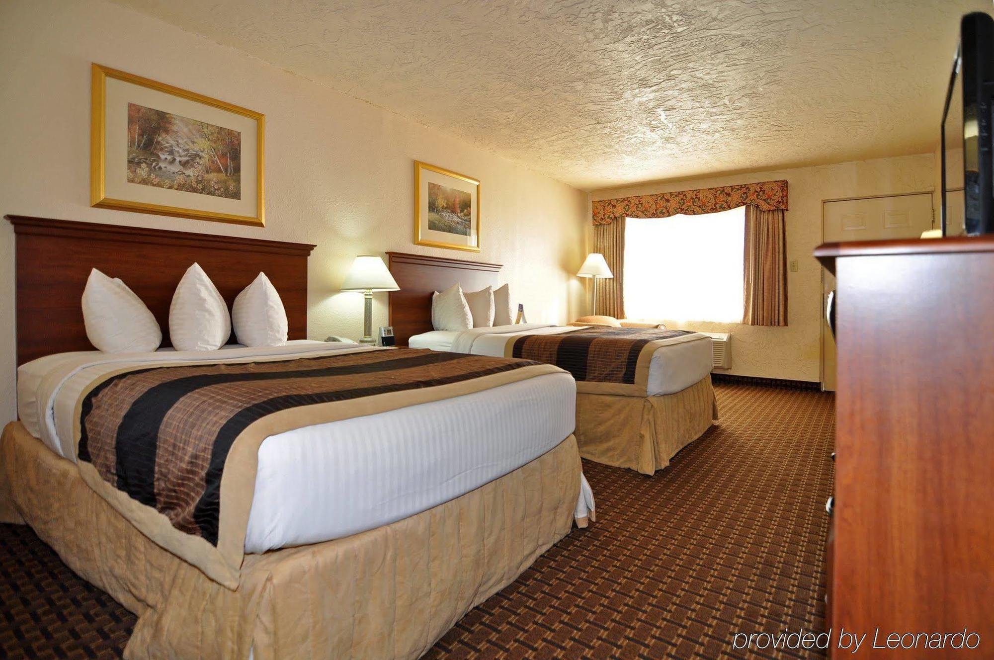 Quality Inn Clinton North Екстер'єр фото