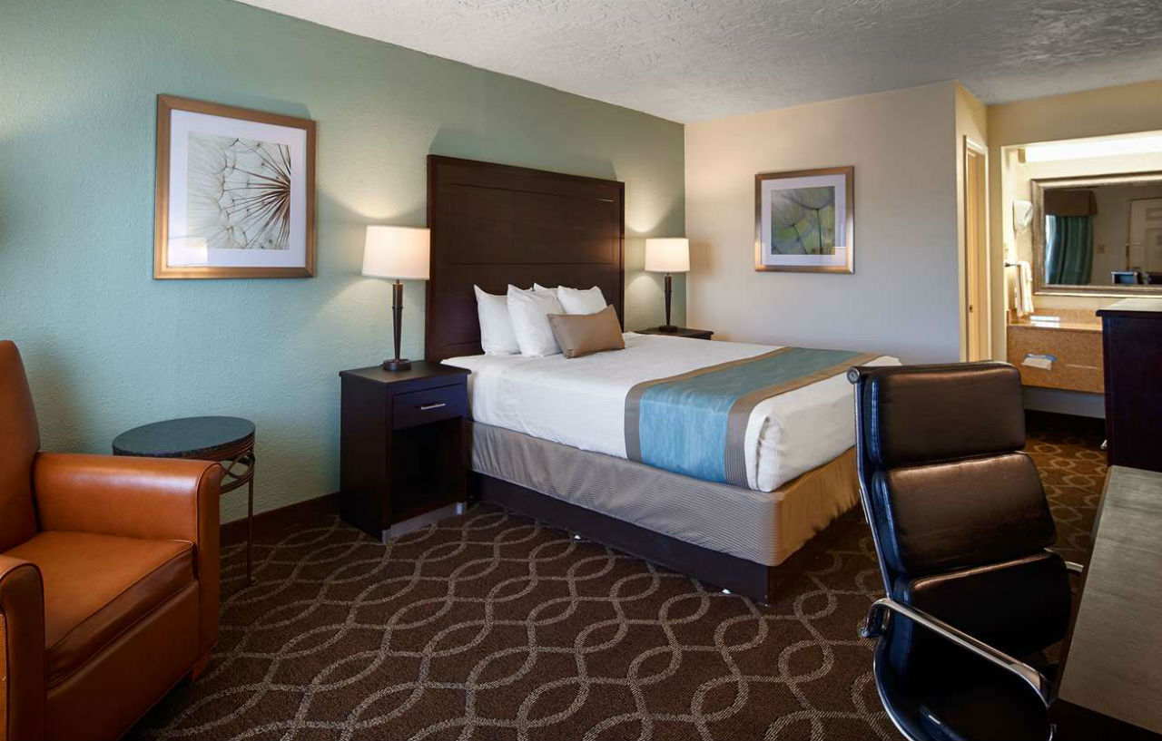 Quality Inn Clinton North Екстер'єр фото